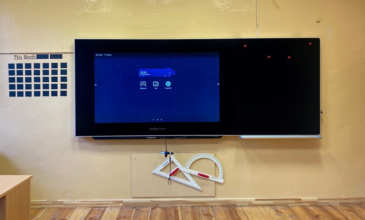 Stikla tāfele Odin Smart E-Blackboard ar iebūvētu 75" interaktīvo displeju