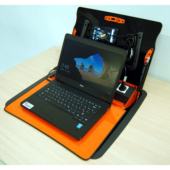 Galdā integrējama portatīvā datora kaste